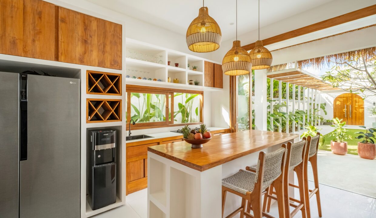 Mediterranean-Style 4-Bedroom Villa for Sale in Canggu (7)